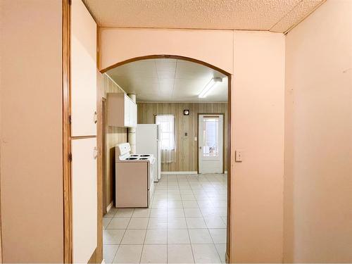 1037 8 Avenue, Wainwright, AB - Indoor Photo Showing Other Room