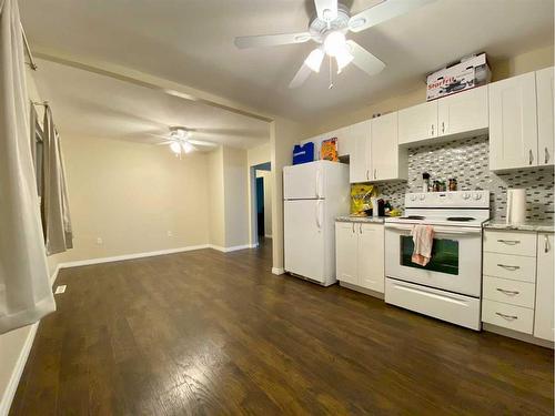 601 5Th Street South, Marwayne, AB - Indoor Photo Showing Kitchen