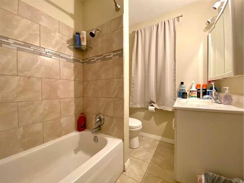 601 5Th Street South, Marwayne, AB - Indoor Photo Showing Bathroom