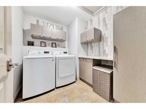 1620 53A Avenue Close, Lloydminster, AB - Indoor Photo Showing Laundry Room