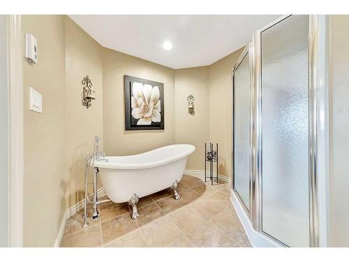 1620 53A Avenue Close, Lloydminster, AB - Indoor Photo Showing Bathroom