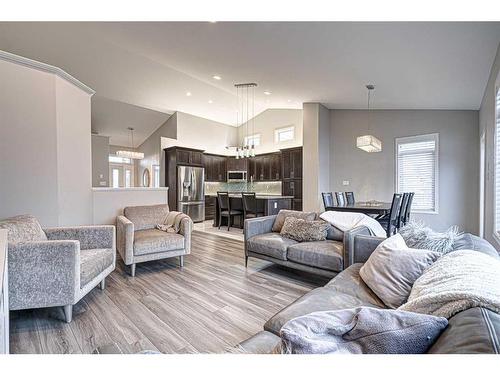 2015 63 Avenue, Lloydminster, AB - Indoor Photo Showing Living Room