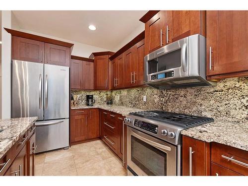 1605 53A Avenue Close, Lloydminster, AB - Indoor Photo Showing Kitchen With Upgraded Kitchen