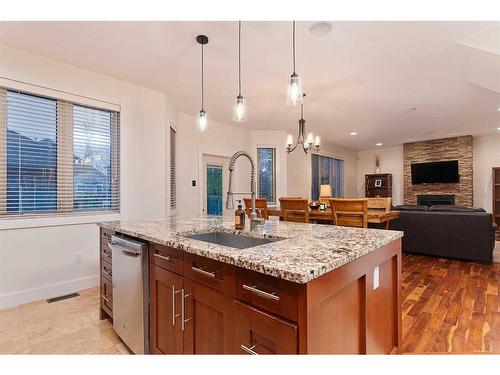 1605 53A Avenue Close, Lloydminster, AB - Indoor Photo Showing Kitchen With Upgraded Kitchen