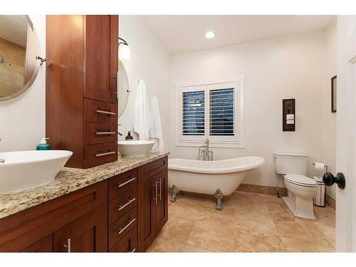 1605 53A Avenue Close, Lloydminster, AB - Indoor Photo Showing Bathroom