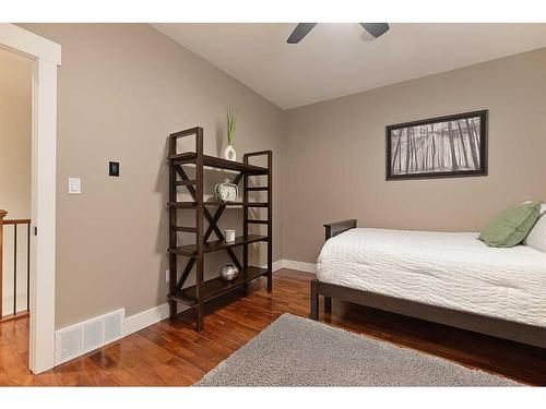 1605 53A Avenue Close, Lloydminster, AB - Indoor Photo Showing Bedroom