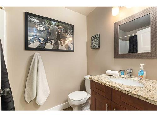 1605 53A Avenue Close, Lloydminster, AB - Indoor Photo Showing Bathroom