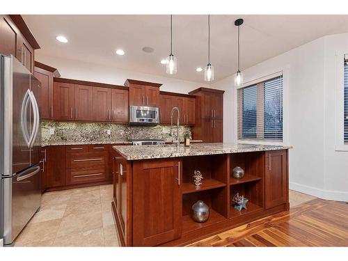 1605 53A Avenue Close, Lloydminster, AB - Indoor Photo Showing Kitchen With Upgraded Kitchen