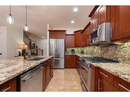 1605 53A Avenue Close, Lloydminster, AB - Indoor Photo Showing Kitchen With Upgraded Kitchen