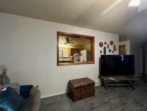 5132 51 Avenue, Irma, AB - Indoor