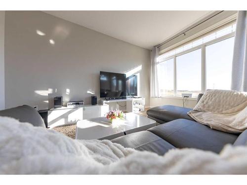 5304 51 Street, Blackfoot, AB - Indoor Photo Showing Living Room