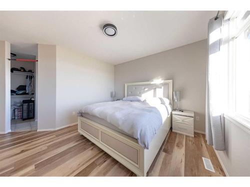 5304 51 Street, Blackfoot, AB - Indoor Photo Showing Bedroom