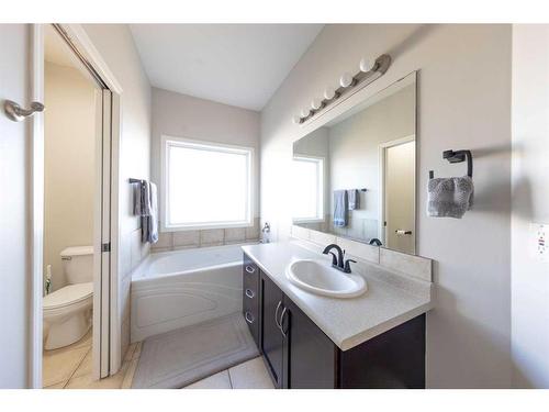 5304 51 Street, Blackfoot, AB - Indoor Photo Showing Bathroom