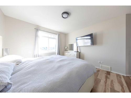 5304 51 Street, Blackfoot, AB - Indoor Photo Showing Bedroom