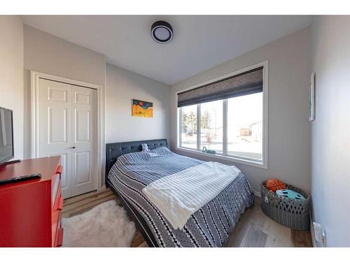 5304 51 Street, Blackfoot, AB - Indoor Photo Showing Bedroom