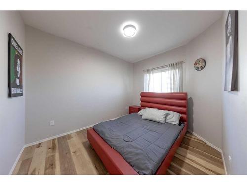 5304 51 Street, Blackfoot, AB - Indoor Photo Showing Bedroom