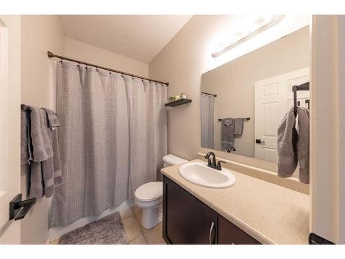 5304 51 Street, Blackfoot, AB - Indoor Photo Showing Bathroom