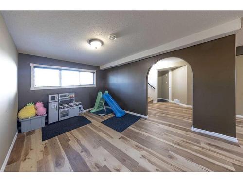 5304 51 Street, Blackfoot, AB - Indoor