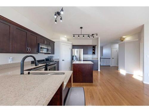 5304 51 Street, Blackfoot, AB - Indoor Photo Showing Kitchen With Double Sink