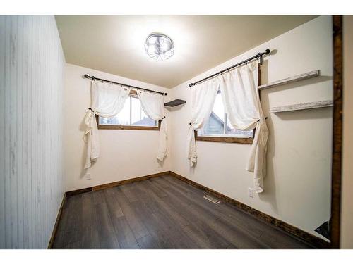 4604 49 Avenue, Czar, AB - Indoor