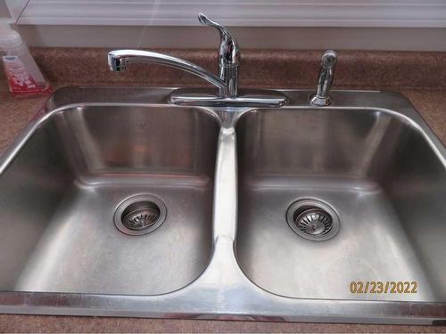 24-4729 18 Street, Lloydminster, SK - Indoor Photo Showing Kitchen With Double Sink