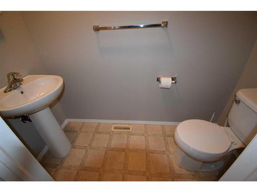 24-4729 18 Street, Lloydminster, SK - Indoor Photo Showing Bathroom