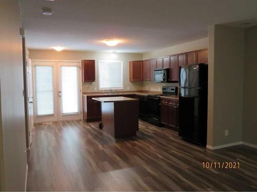 24-4729 18 Street, Lloydminster, SK - Indoor Photo Showing Kitchen