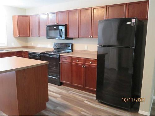 24-4729 18 Street, Lloydminster, SK - Indoor Photo Showing Kitchen