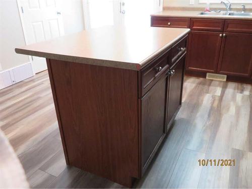 24-4729 18 Street, Lloydminster, SK - Indoor Photo Showing Kitchen With Double Sink