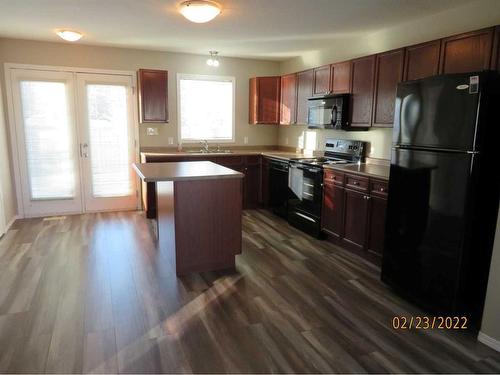 24-4729 18 Street, Lloydminster, SK - Indoor Photo Showing Kitchen