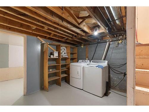 4629 45 Street, Lloydminster, SK - Indoor Photo Showing Laundry Room