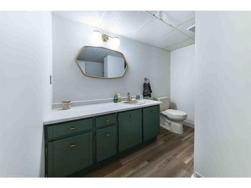 3912 53 Avenue, Lloydminster, AB - Indoor Photo Showing Bathroom