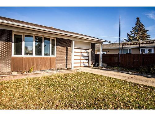 305 4 Avenue Crescent, Wainwright, AB - Outdoor