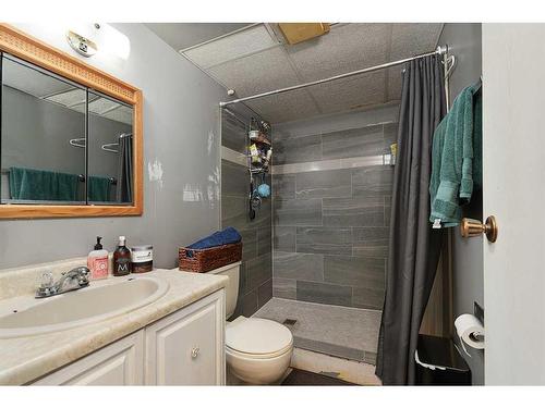 3106 57B Avenue, Lloydminster, AB - Indoor Photo Showing Bathroom