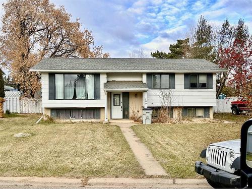 309 3 Avenue Crescent, Wainwright, AB - Outdoor With Facade