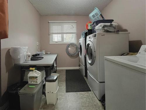 1134 6 Avenue, Wainwright, AB - Indoor Photo Showing Laundry Room