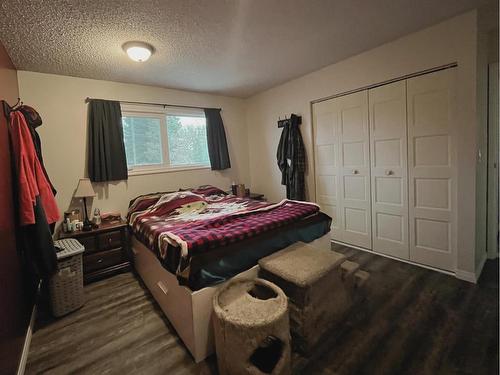 1134 6 Avenue, Wainwright, AB - Indoor Photo Showing Bedroom