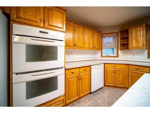 4020 53 Avenue, Provost, AB - Indoor Photo Showing Kitchen