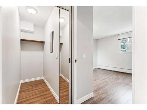 315-738 3 Avenue Sw, Calgary, AB - Indoor Photo Showing Other Room