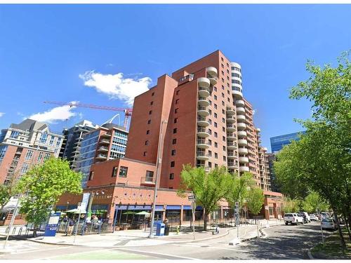 315-738 3 Avenue Sw, Calgary, AB - Outdoor With Balcony With Facade