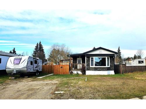 206 4 Street Crescent, Wainwright, AB - Outdoor