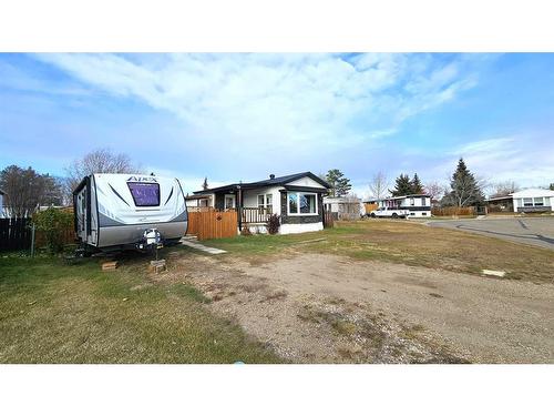 206 4 Street Crescent, Wainwright, AB - Outdoor