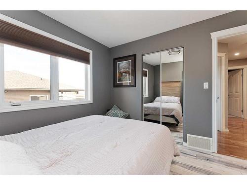 4815 54 Avenue, Kitscoty, AB - Indoor Photo Showing Bedroom