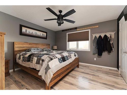 4815 54 Avenue, Kitscoty, AB - Indoor Photo Showing Bedroom