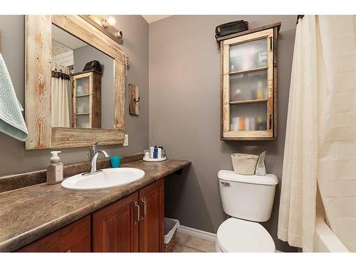 4815 54 Avenue, Kitscoty, AB - Indoor Photo Showing Bathroom