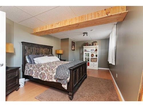 4815 54 Avenue, Kitscoty, AB - Indoor Photo Showing Bedroom