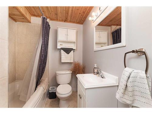 4815 54 Avenue, Kitscoty, AB - Indoor Photo Showing Bathroom