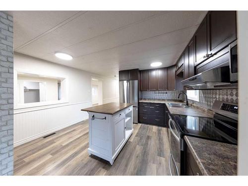 Se 5-52-2-W4 24006 Twp Rd 520, Rural Vermilion River, County Of, AB - Indoor Photo Showing Kitchen With Double Sink