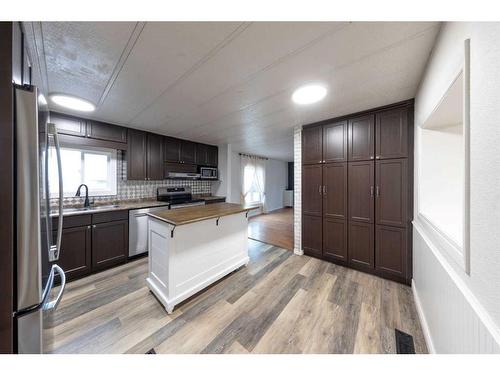 Se 5-52-2-W4 24006 Twp Rd 520, Rural Vermilion River, County Of, AB - Indoor Photo Showing Kitchen