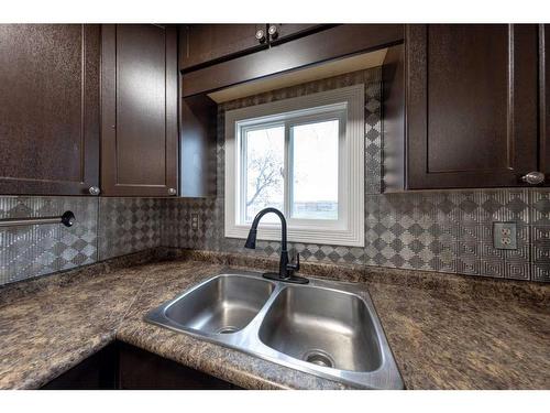 Se 5-52-2-W4 24006 Twp Rd 520, Rural Vermilion River, County Of, AB - Indoor Photo Showing Kitchen With Double Sink